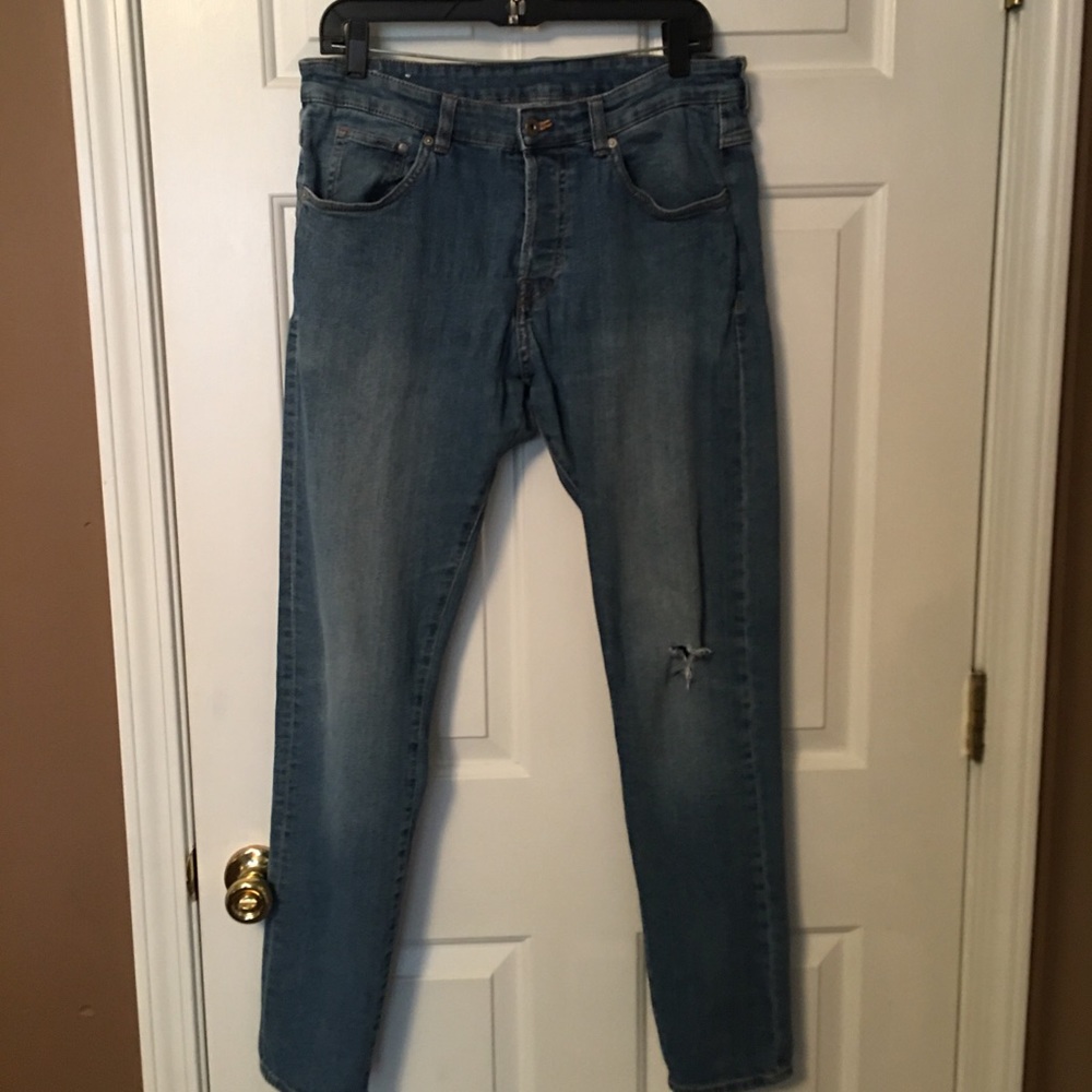 H&M Skinny Low Waist Men's Jeans Denim 33/32 Light Wash Button Fly Distressed.